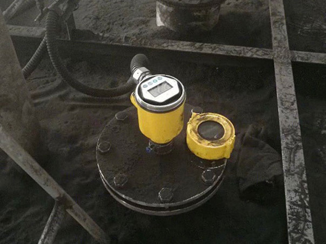 雷达液（物）计使用现场